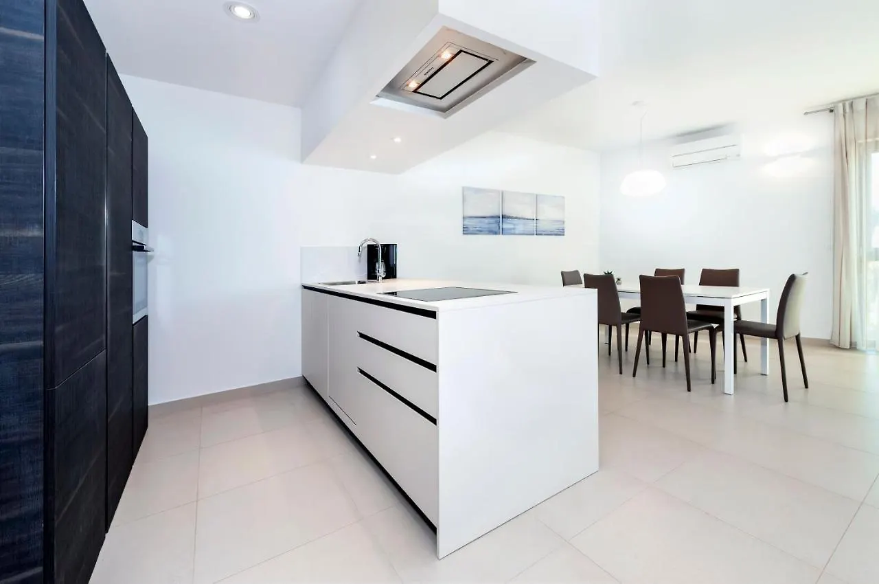 Sunny Day - Apartment With Parking Rovinj